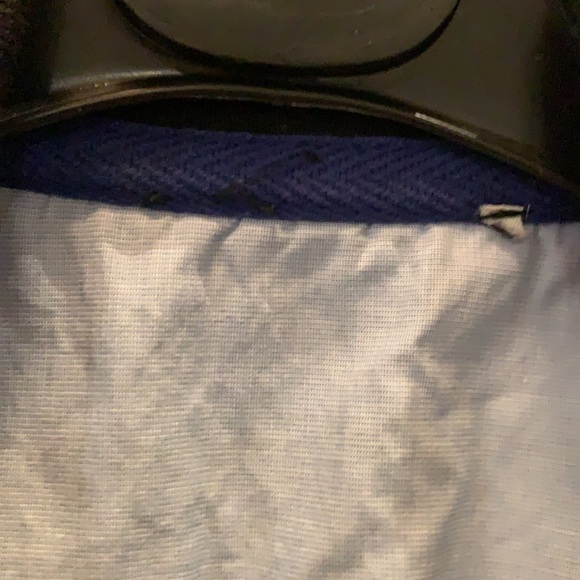 Hugo Boss zip up sweater, size 10Y - Picture 4 of 8